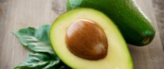 Avocado is an exotic fruit that has a pleasant taste and a number of beneficial properties. However, the delicate pulp of the fruit quickly deteriorates, so it is important to provide it with proper storage conditions. 