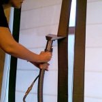Cleaning roller blinds with a vacuum cleaner