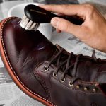 Cleaning leather shoes