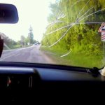Езда на автомобиле с трещиной на стекле может привести к штрафу