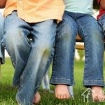 How to remove grass stains on jeans: useful tips