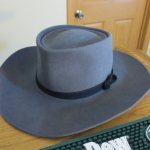 Как почистить фетровую шляпу