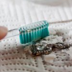 Как Почистить Серебряные Серьги с Фианитами в Домашних Условиях Быстро и Эффективно • Мыльный раствор
