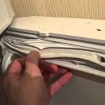 How to change the rubber seal on an Indesit refrigerator yourself