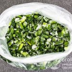 The best way to preserve green onions for the winter is to freeze them. This storage method will help preserve the taste, aroma and beneficial properties of the product. 