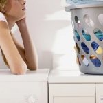 Why does the washing machine stain laundry with gray spots: solutions