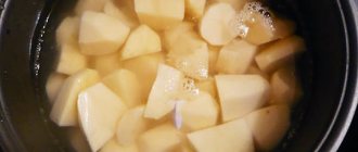 Soaking potatoes in a multicooker bowl