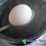 Egg and boiling water